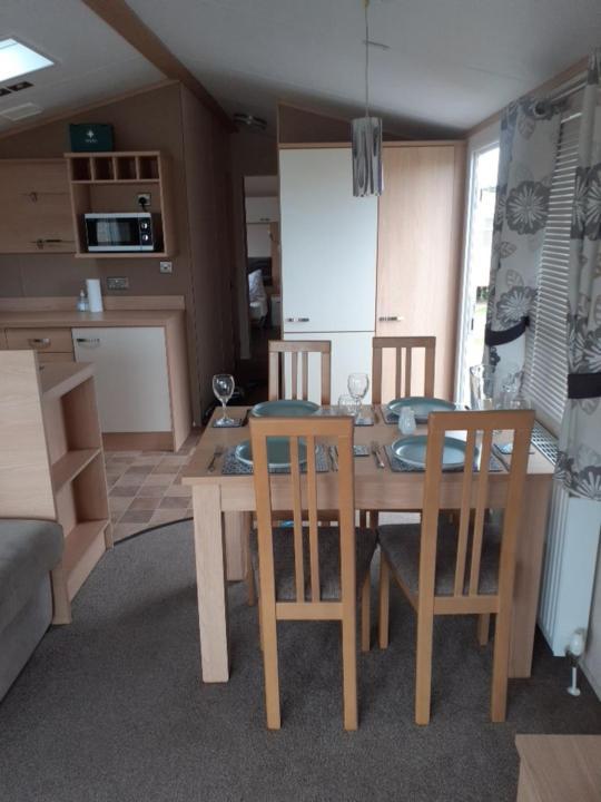 Rick'S Retreat Static Caravan Near The Beach With Free Wifi Lossiemouth Ngoại thất bức ảnh